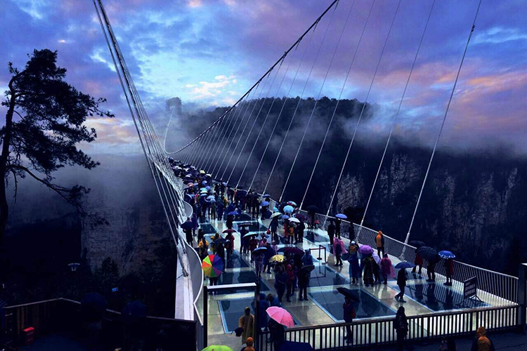 長(zhǎng)沙出發(fā)到張家界玻璃橋、天門山、玻璃棧道、鳳凰古城3日游